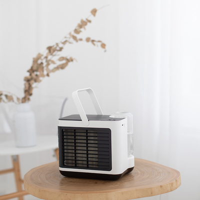 Schreibtisch-Kühlnebelventilator mit LED-Licht versprüht 3 Windgeschwindigkeitsmodi für Büro und Zuhause
