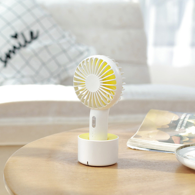 Wiederaufladbarer Handventilator mit Standbasis, 2000mAh-Batterie, automatische Drehung und Aroma-Funktion